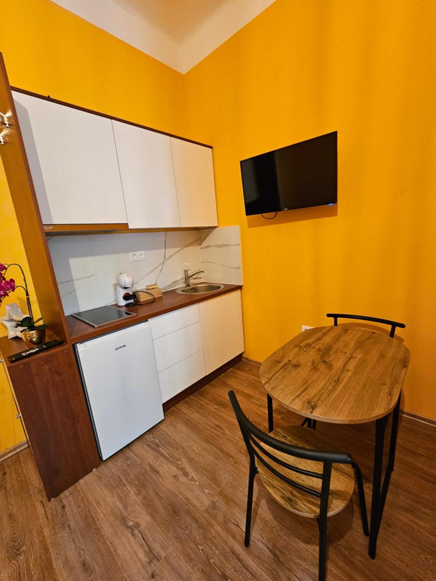 R&N Familiy Apartments โมสตาร์ ภายนอก รูปภาพ
